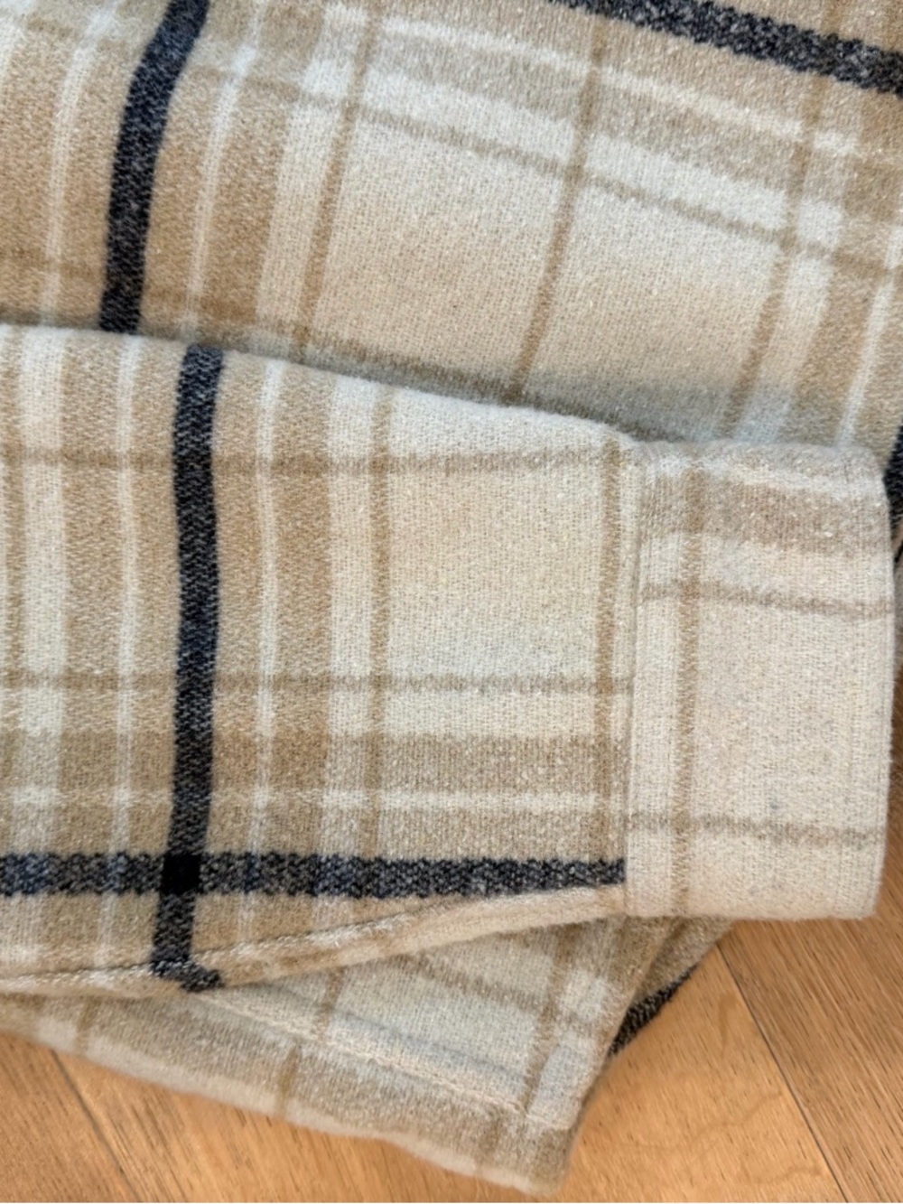 Marine Layer Beige Plaid Lightweight Shirt Jacket - Picture 4 of 4